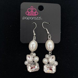 Paparazzi Fashion Jewelry Showtime Twinkle White Hook Earrings